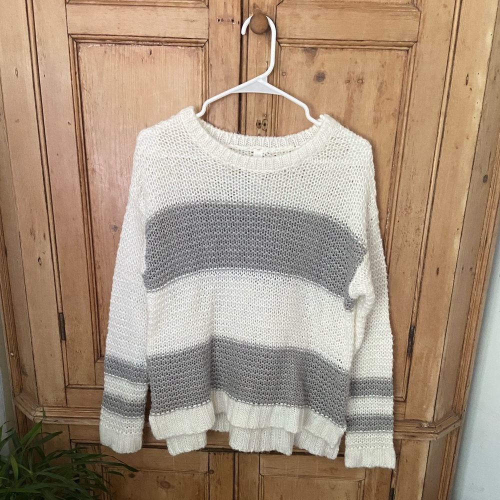 Striped sweater, soft, oversized. White & grey